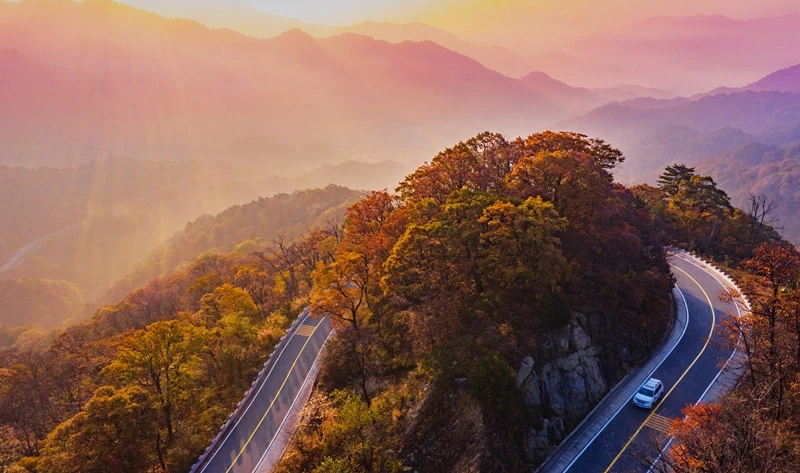 行走金寨中國(guó)紅嶺公路，體驗(yàn)華東最美自駕線路